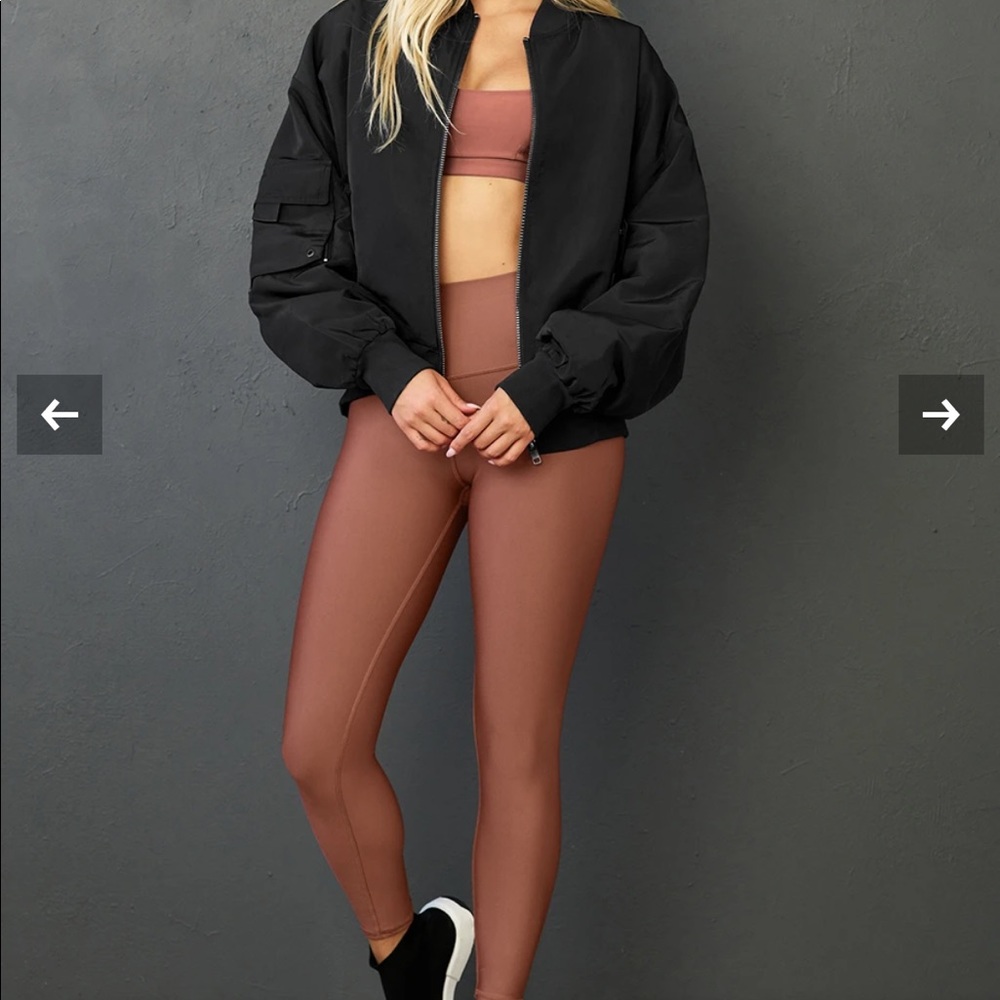 BRAND-NEW Alo Yoga Airlift Leggings (Chestnut)